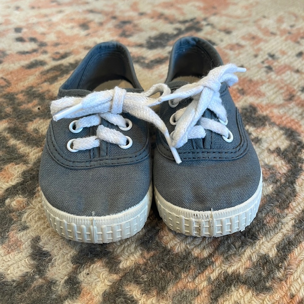 Cienta blue toddler sneakers